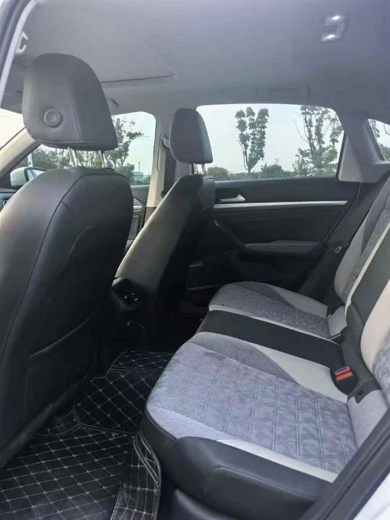 镇江23年大众朗逸5