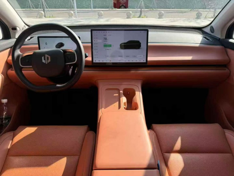 苏州24年零跑汽车C106