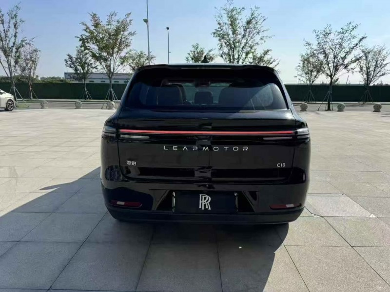 苏州24年零跑汽车C109