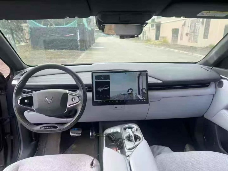 珠海24年极狐汽车阿尔法4