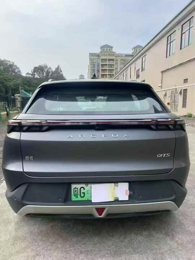 珠海24年极狐汽车阿尔法9