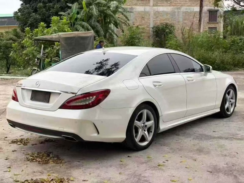 汕头17年奔驰CLS8