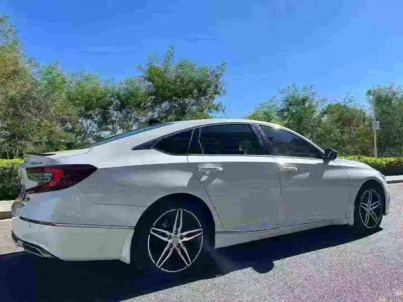 东莞23年本田雅阁8