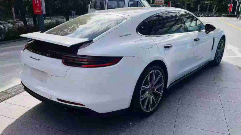 深圳21年保时捷帕拉梅拉8