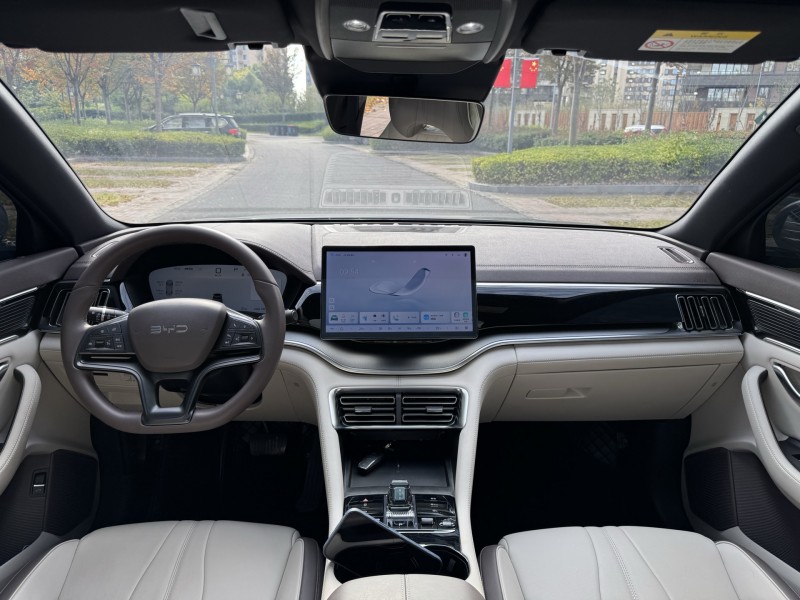 盐城25年比亚迪宋8