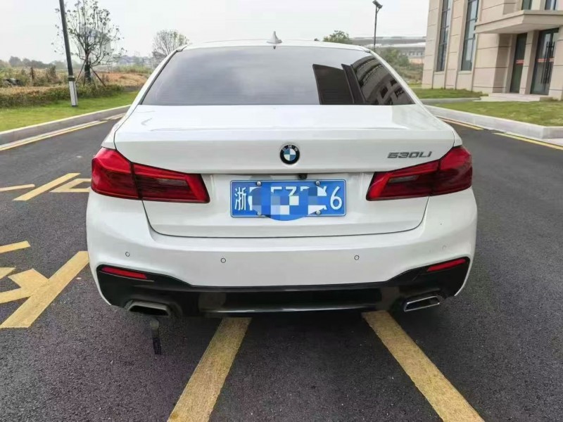 九江18年宝马5系9