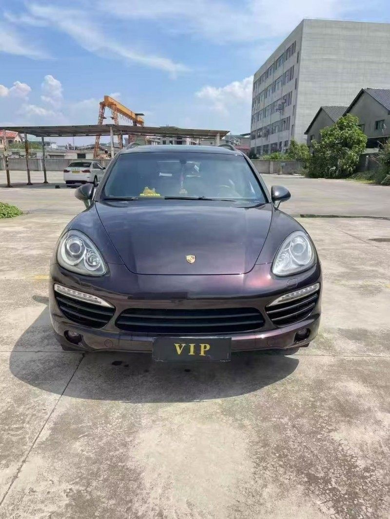 景德镇11年保时捷卡宴1