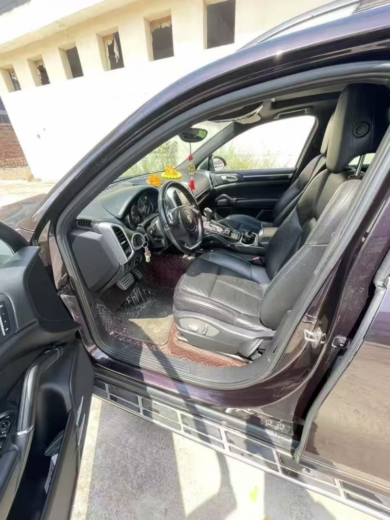 景德镇11年保时捷卡宴4