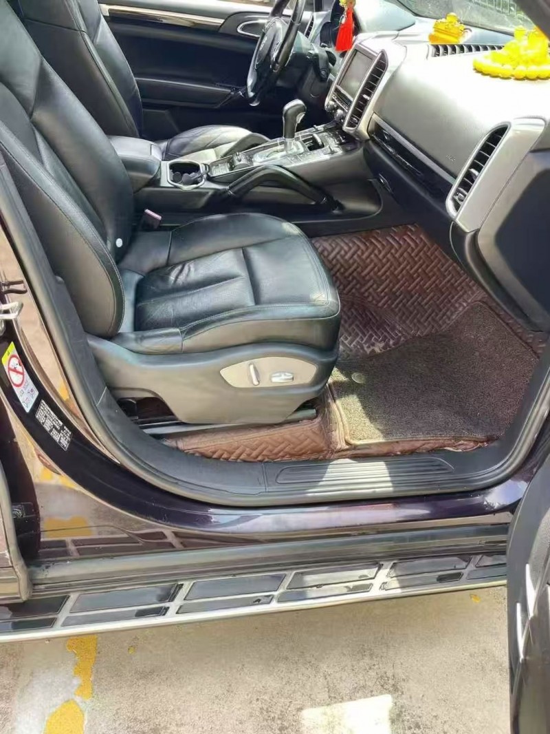 景德镇11年保时捷卡宴6