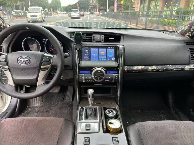 东莞16年丰田锐志5