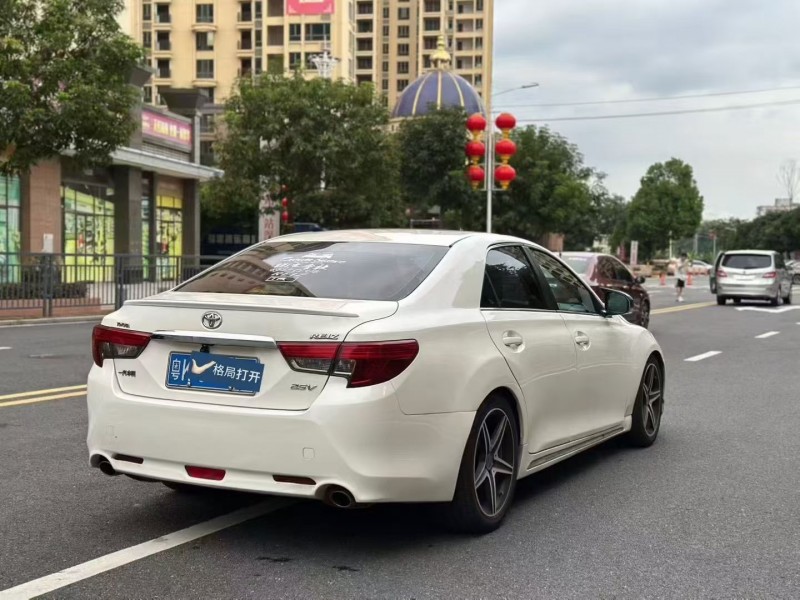 东莞16年丰田锐志8