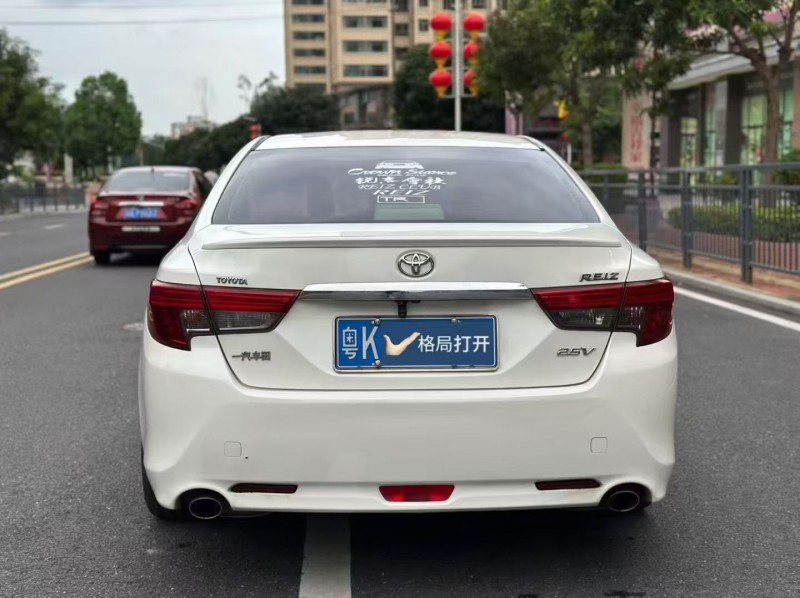 东莞16年丰田锐志9