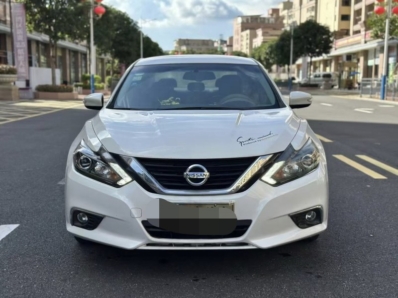 东莞18年日产天籁1