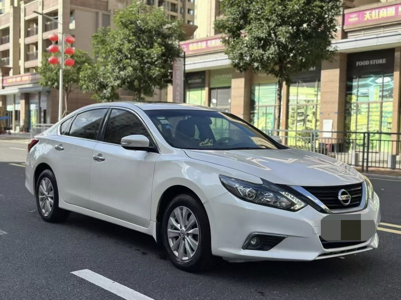 东莞18年日产天籁2