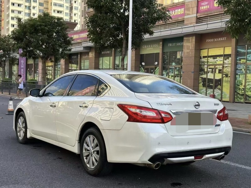 东莞18年日产天籁3