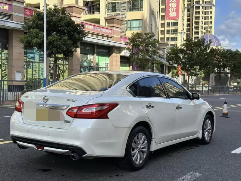 东莞18年日产天籁4