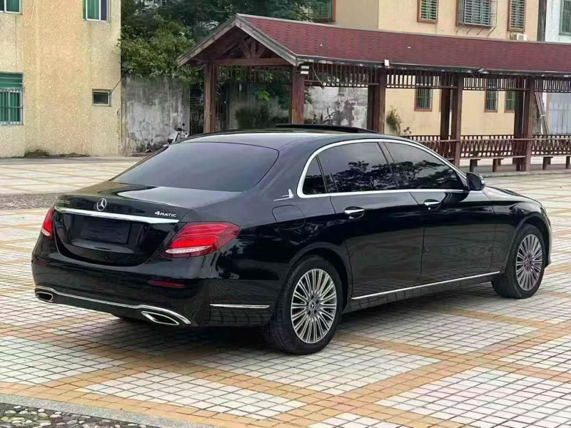 广州18年奔驰E8