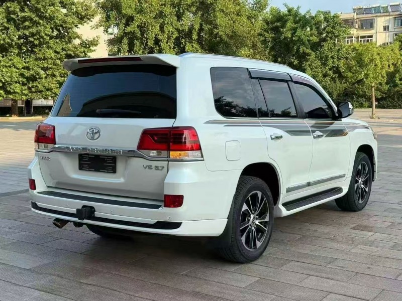 汕头23年丰田兰德酷路泽8