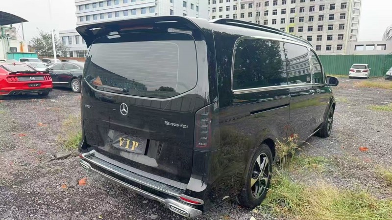 焦作19年奔驰威霆8