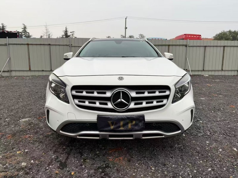 焦作18年奔驰GLA1