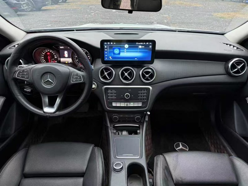 焦作18年奔驰GLA4