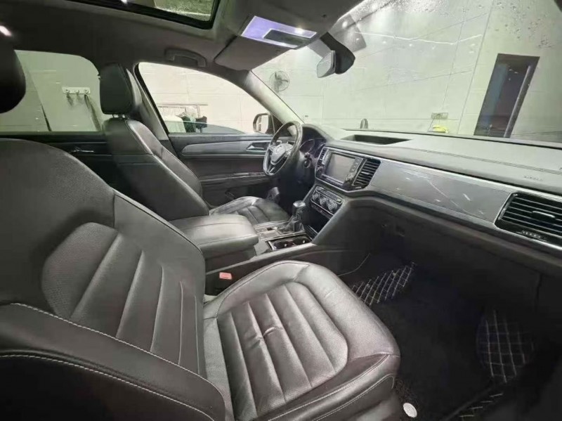 南昌17年大众途昂5