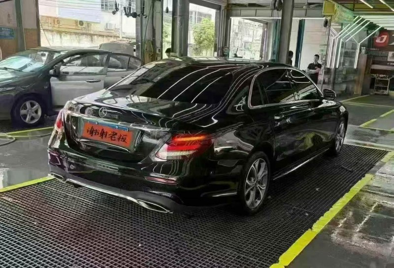 深圳20年奔驰E8
