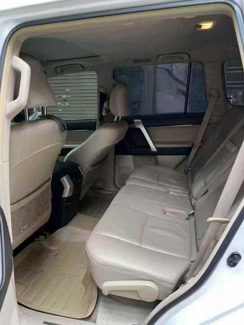 珠海13年丰田普锐斯5