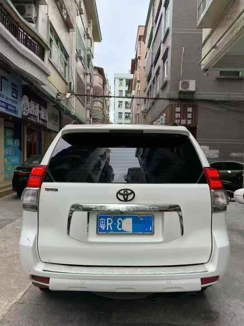 珠海13年丰田普锐斯8