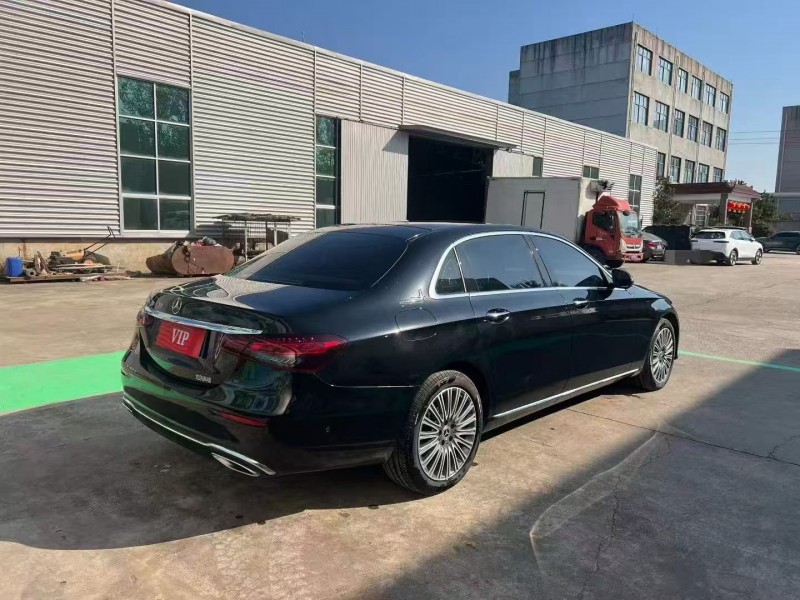 济宁23年奔驰E8