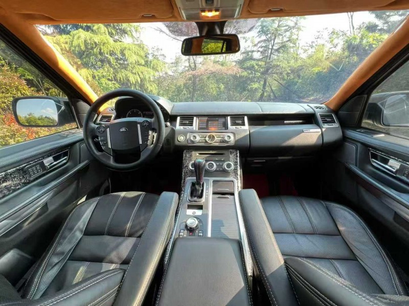 青岛10年路虎揽胜运动9