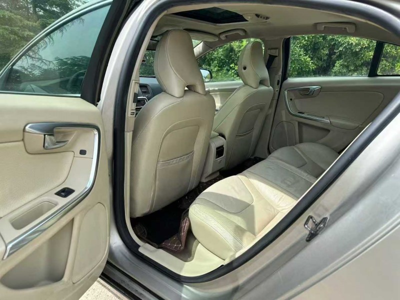 青岛12年沃尔沃S60L6