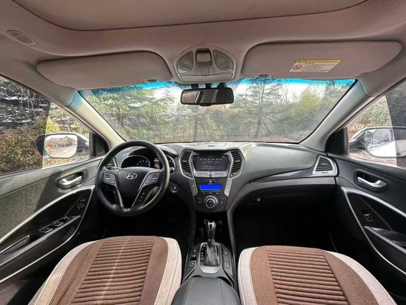 青岛13年现代全新胜达7