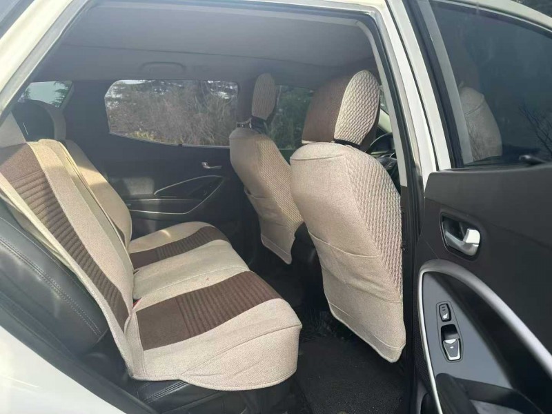 青岛13年现代全新胜达9