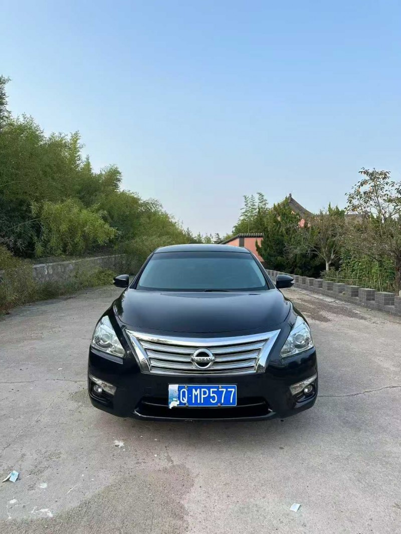 青岛14年日产天籁1