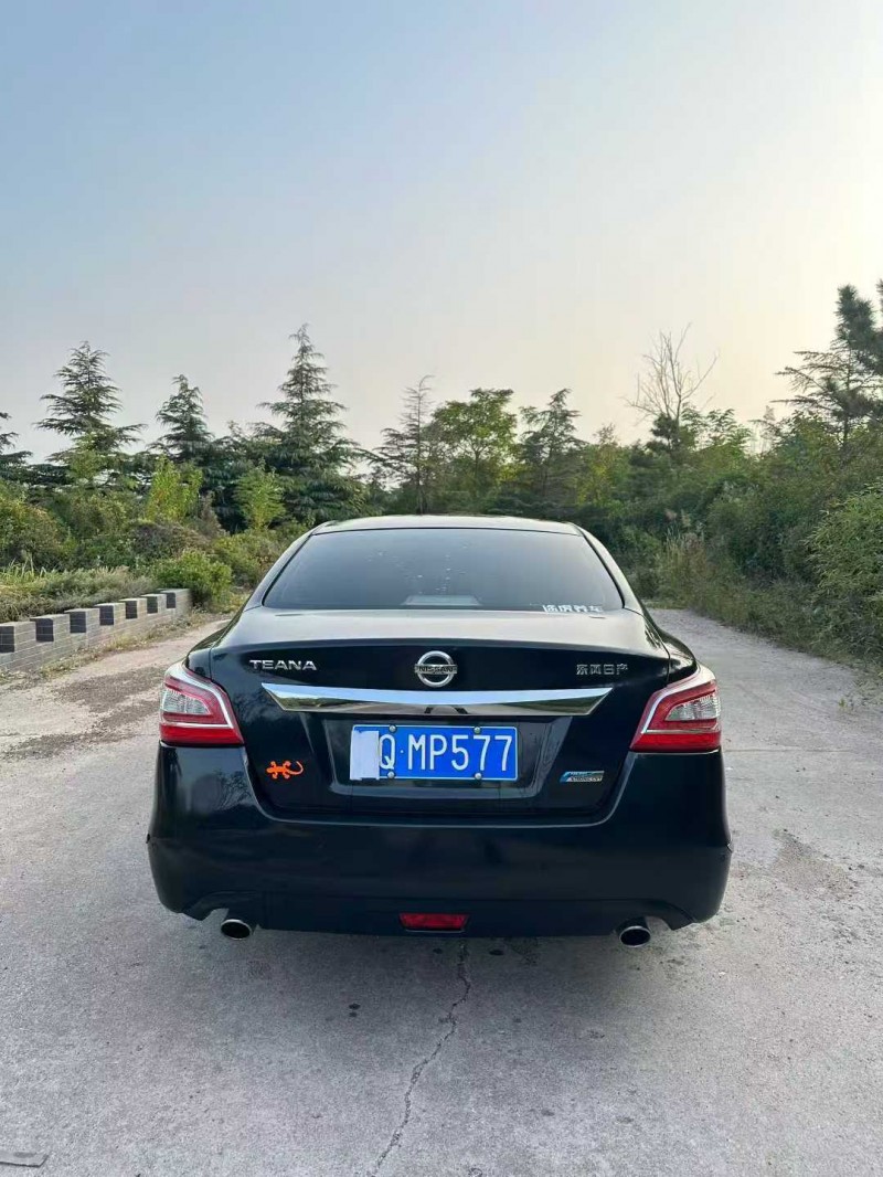 青岛14年日产天籁4