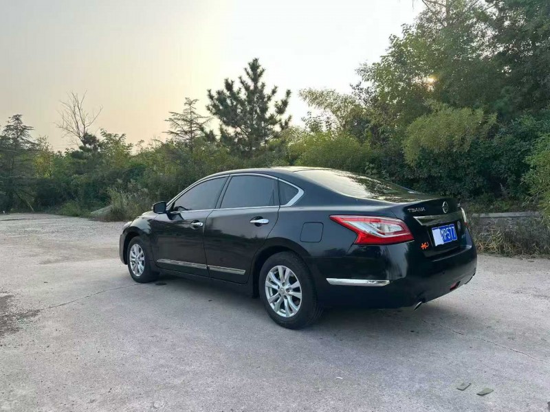 青岛14年日产天籁6