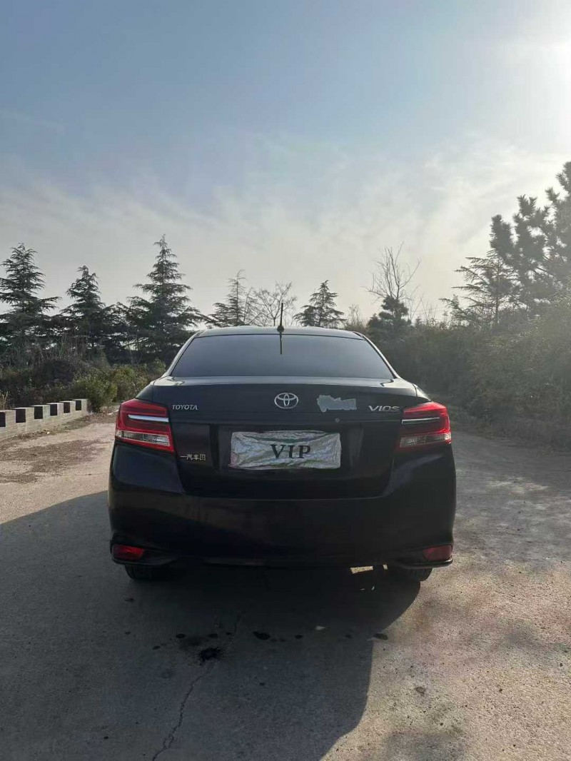 青岛17年丰田威驰9