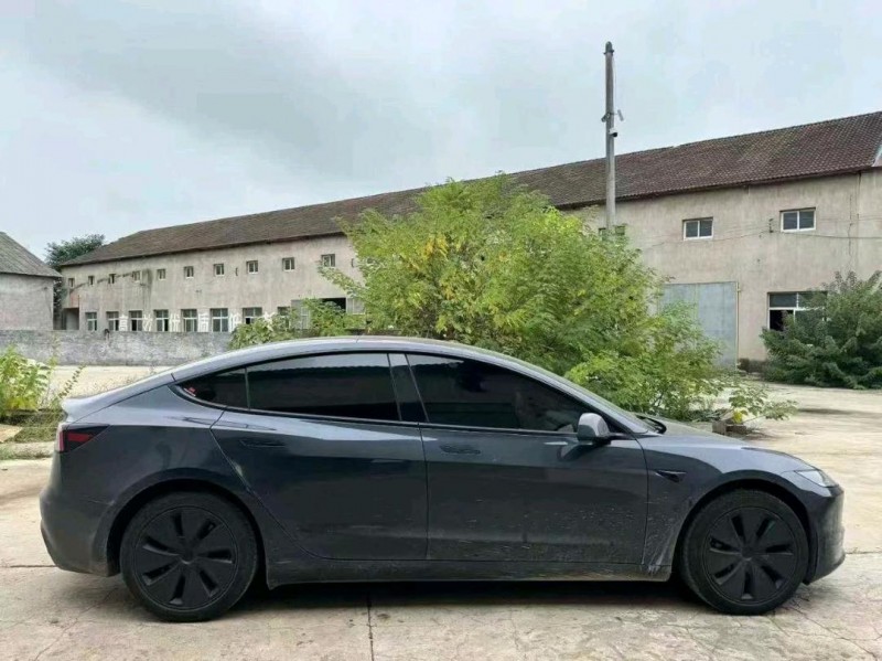 宜昌25年特斯拉MODEL 33