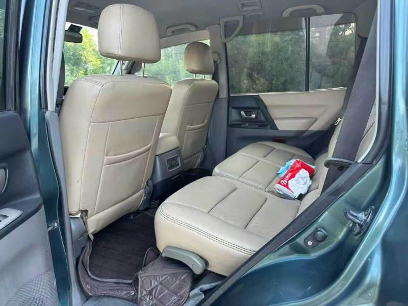 青岛07年三菱帕杰罗9