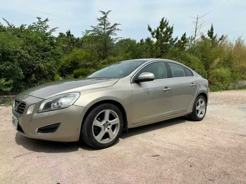 青岛12年沃尔沃S60L4