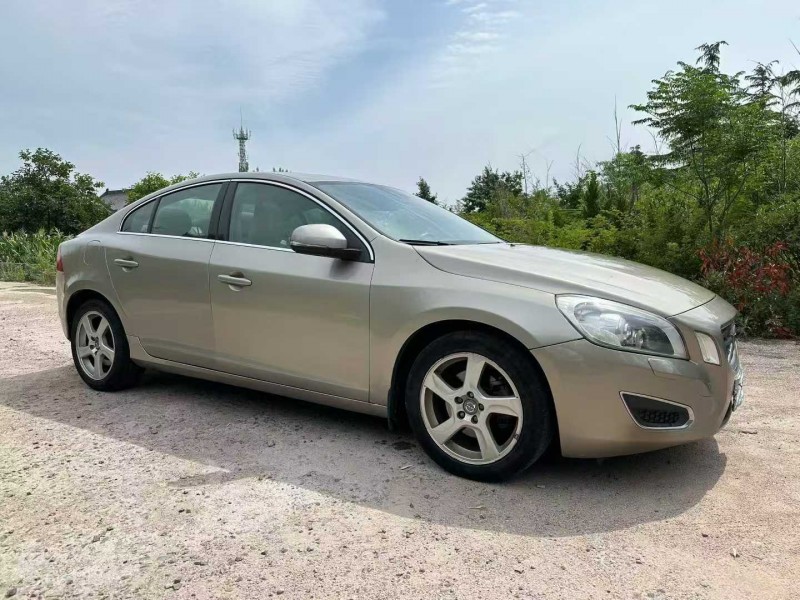 青岛12年沃尔沃S60L6