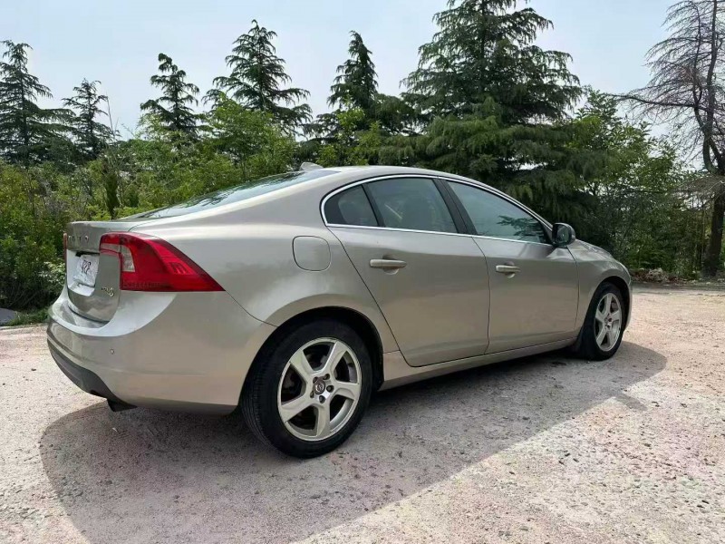 青岛12年沃尔沃S60L7