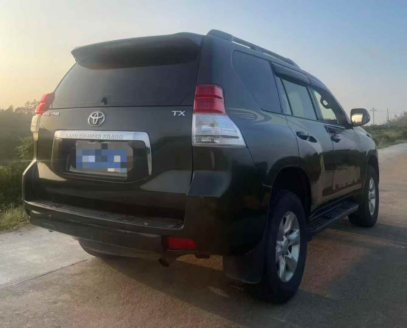 南通12年丰田普拉多8