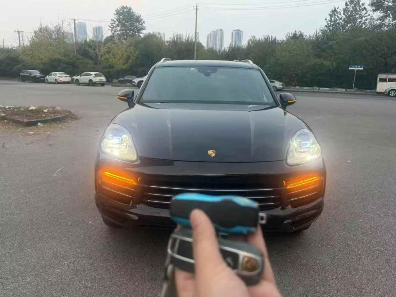 十堰19年保时捷卡宴1