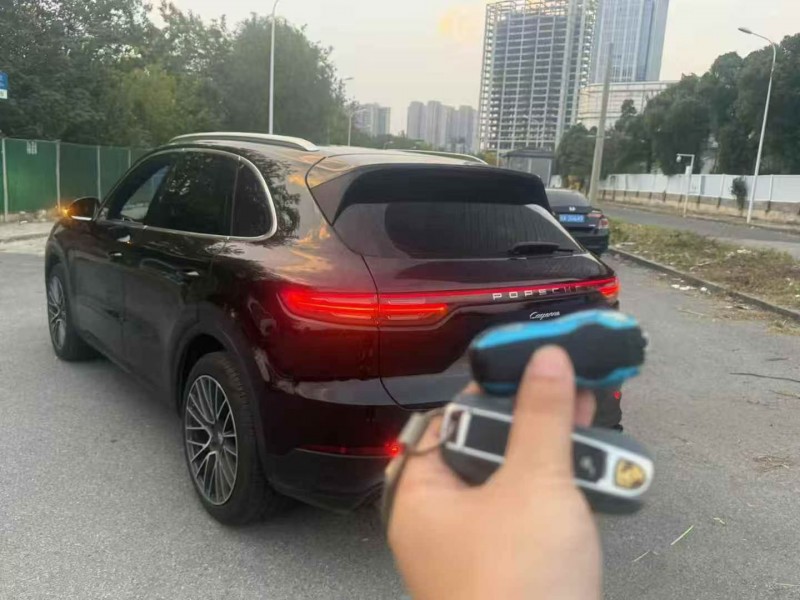 十堰19年保时捷卡宴6