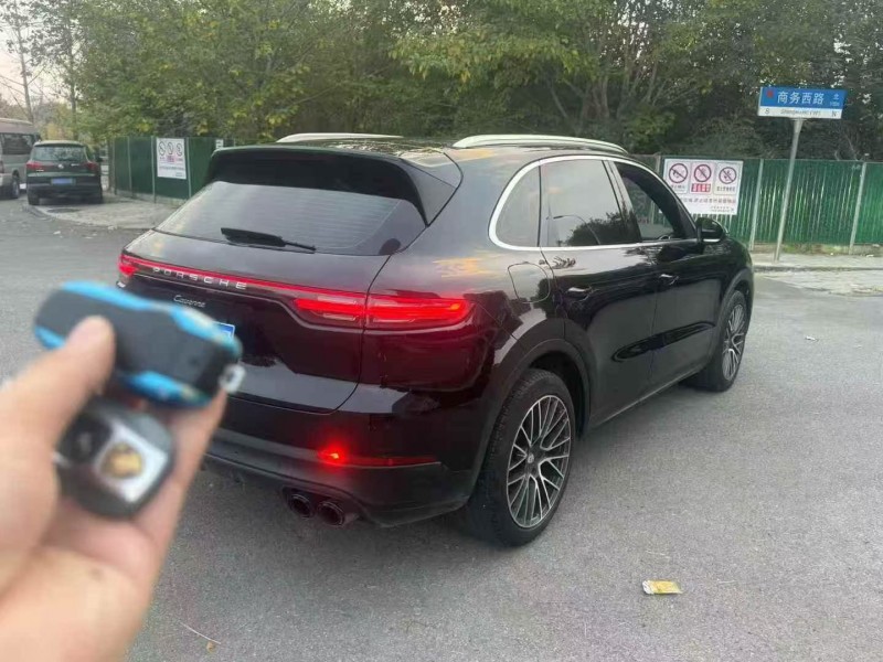 十堰19年保时捷卡宴7