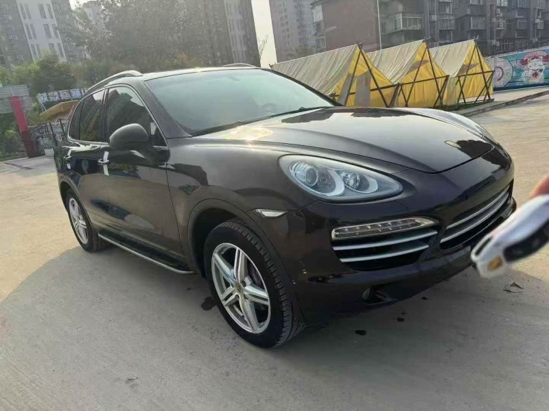 日照15年保时捷卡宴2