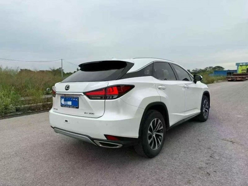 梧州20年雷克萨斯RX8