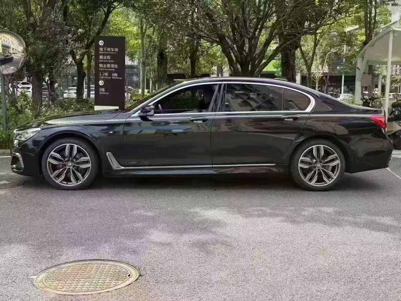 深圳17年宝马7系8